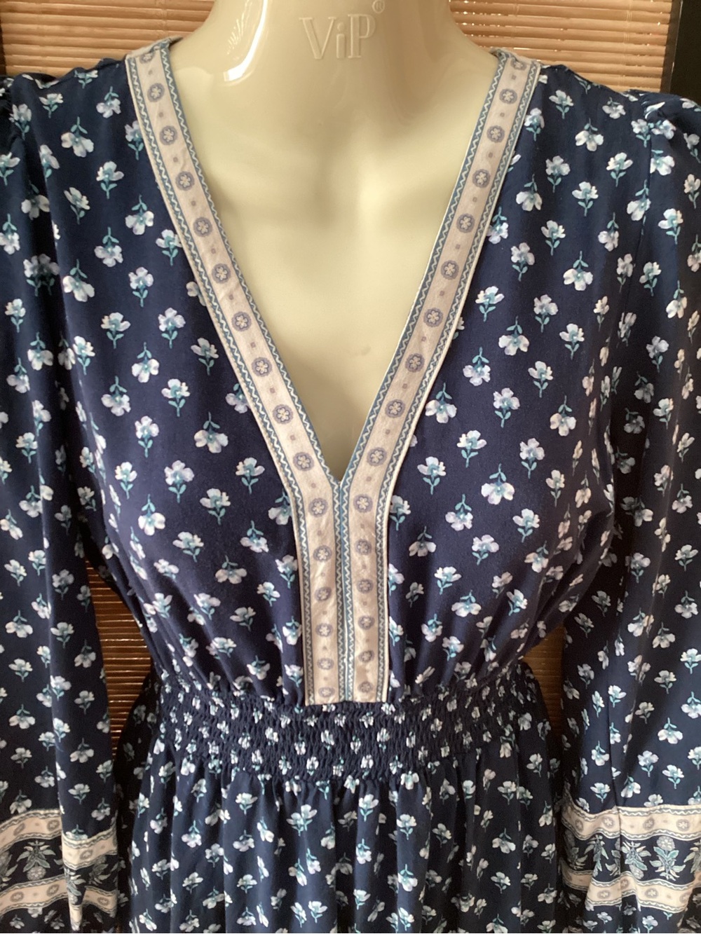 ❤️ LUCKY BRAND Smocked Waist Dress Sz S Navy Blue Floral V-Neck - Picture 4 of 10